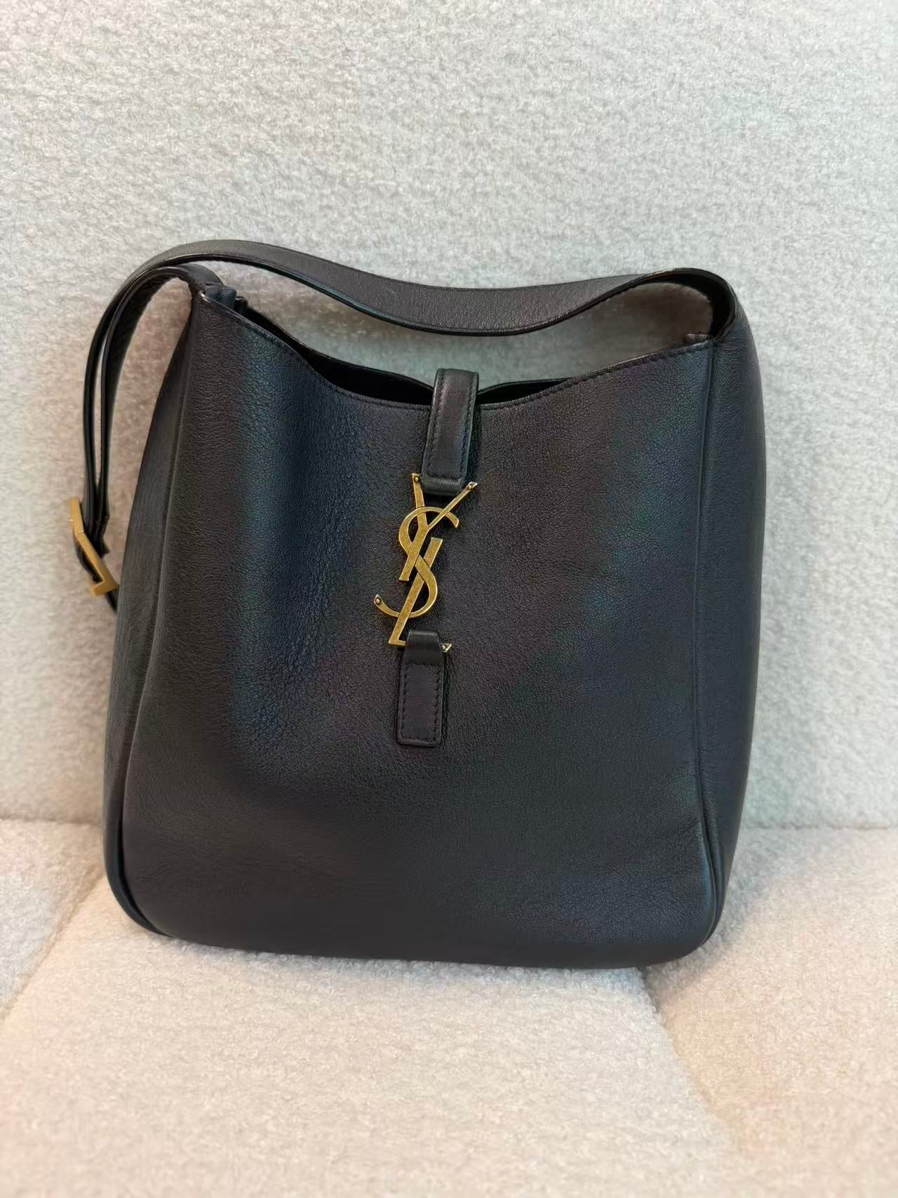 SAINT LAURENT SMOOTH CALFSKIN SMALL LE 5 A 7 SOFT HOBO BLACK