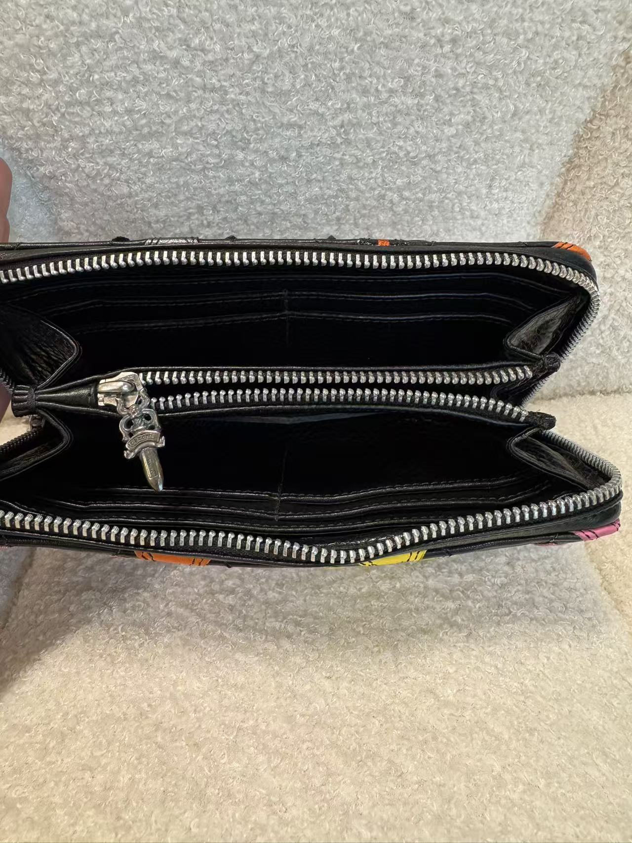 CHROME HEARTS MULTICOLOR CROSS PATCH ZIP WALLET
