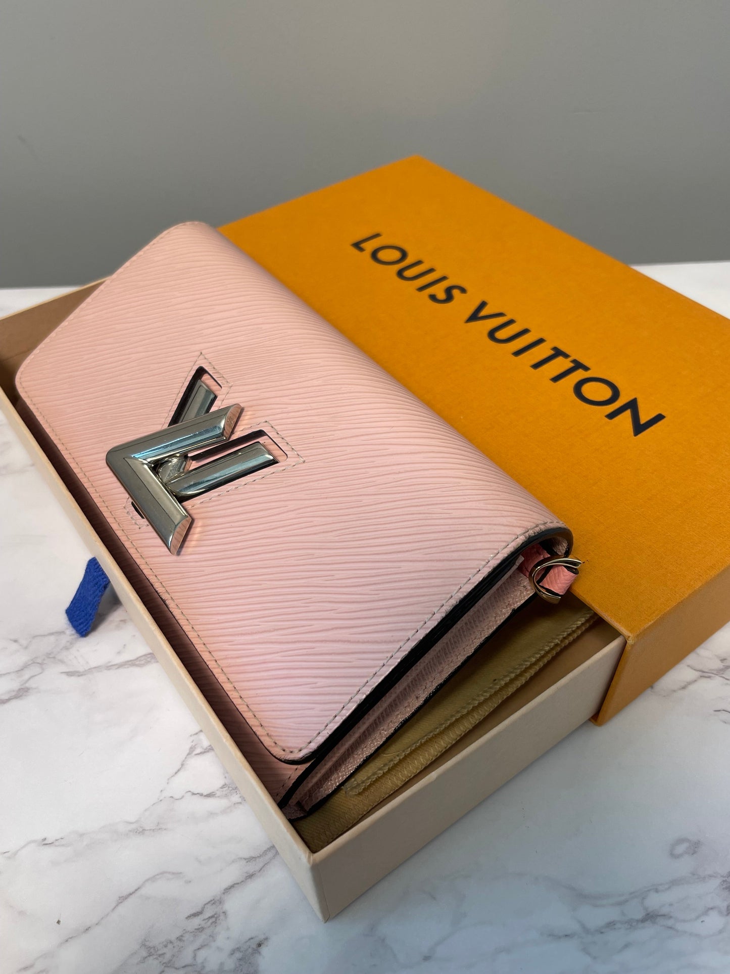 LOUIS VUITTON EPI PINK TWIST WALLET